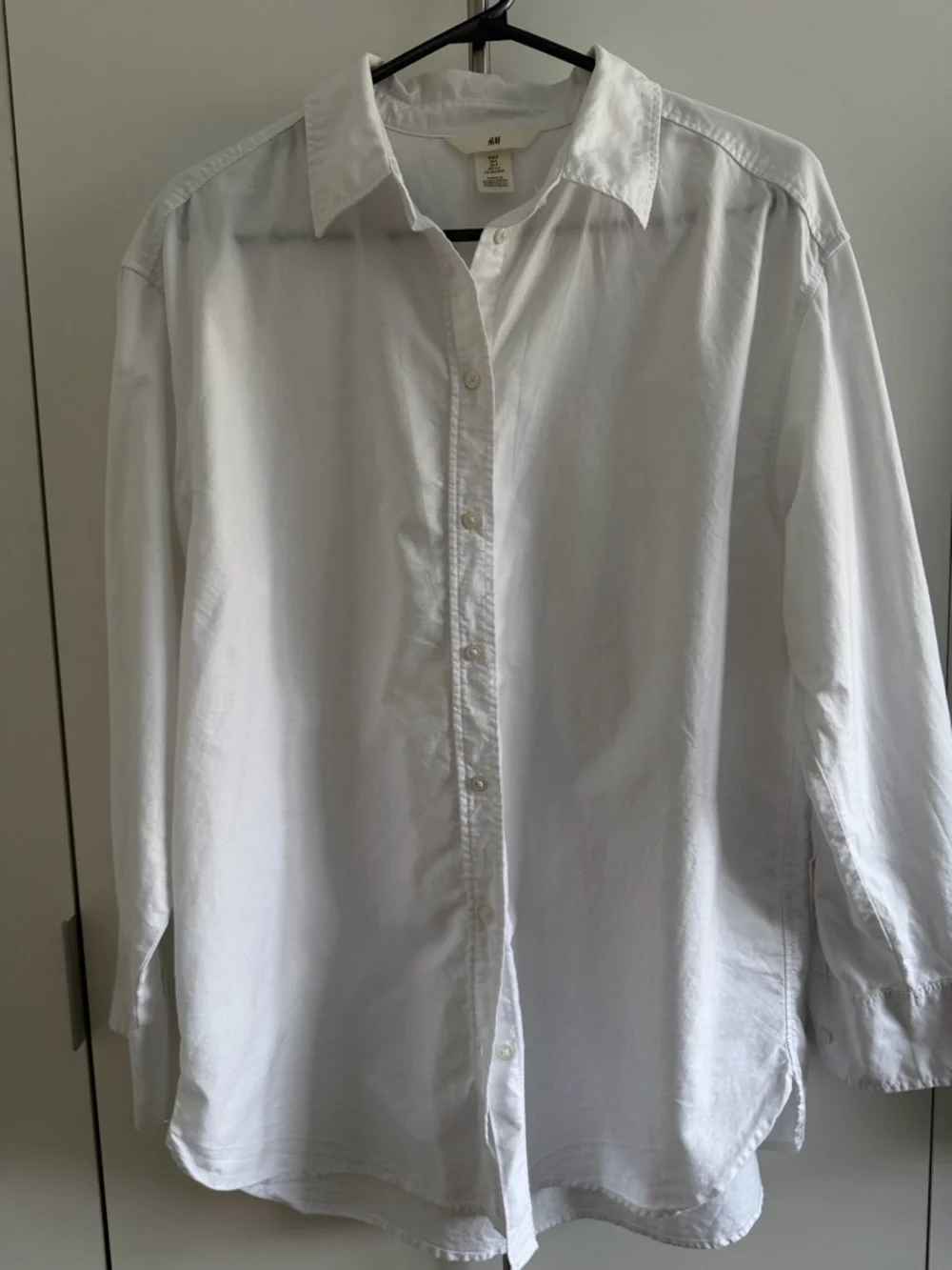 H&M White Boyfriend Button-Down Shirt (SZ S) - Picture 1 of 4
